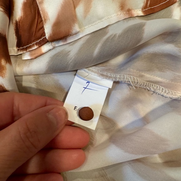 Zara Giraffe Print Blouse - Size medium - Picture 8 of 10